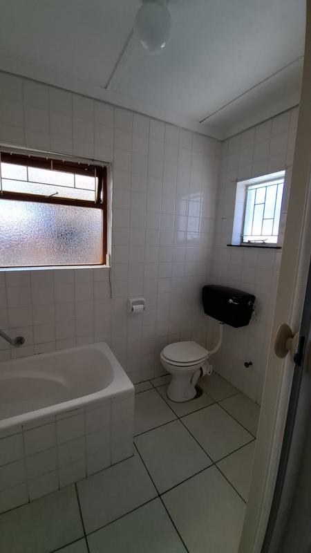 To Let 1 Bedroom Property for Rent in Panorama Western Cape